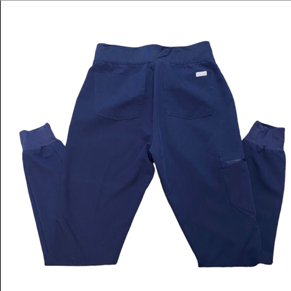 Figs jogger scrub pants. XS tall